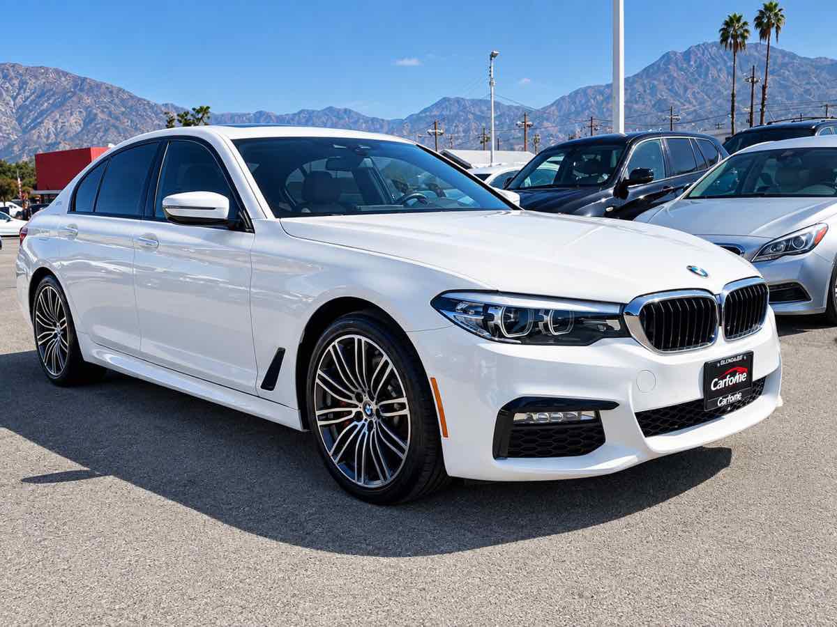 Used 2018 BMW 530e RWD image 1