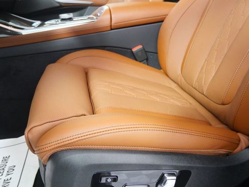 New 2026 BMW X7 M60i AWD/4WD image 10