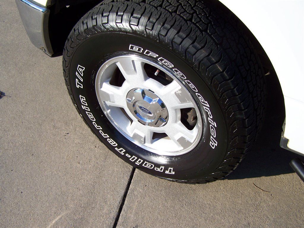 Used 2014 Ford F150 XLT w/ XLT Convenience Package AWD/4WD image 16