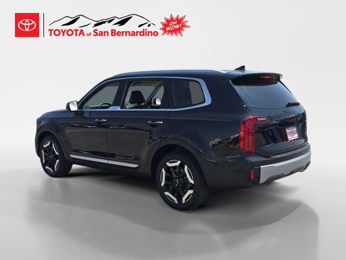 Used 2024 Kia Telluride S AWD/4WD image 3