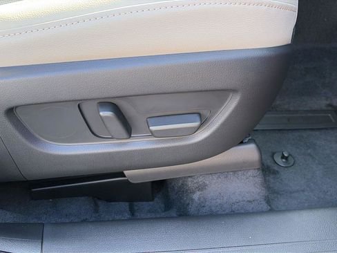 New 2025 MAZDA CX-70 Plug-In Hybrid w/ Premium Pkg image 36