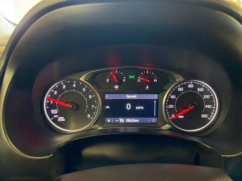 Used 2024 GMC Terrain SLT image 17