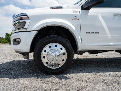 New 2026 RAM 4500 4x4 Crew Cab DRW w/ Laramie Trim Package image 11