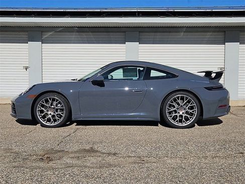 New 2026 Porsche 911 Carrera image 2