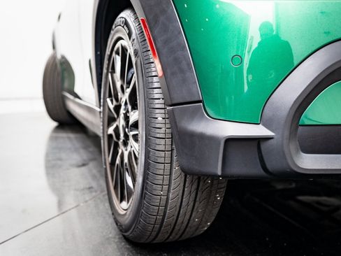 Used 2023 MINI Cooper 2-Door Hardtop image 39