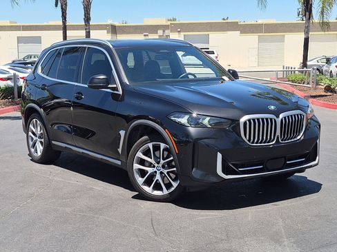 Used 2024 BMW X5 xDrive40i w/ Parking Assistance Package AWD/4WD image 2