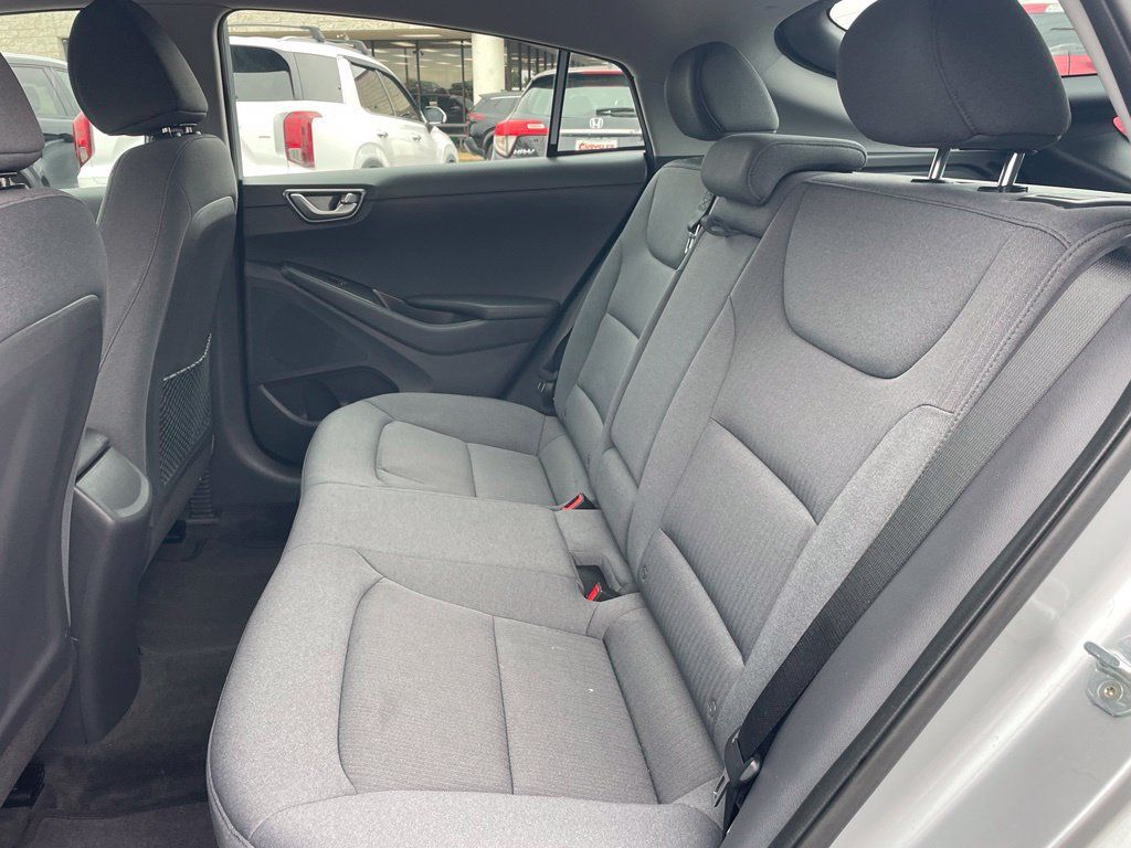 Used 2020 Hyundai Ioniq SE FWD image 8