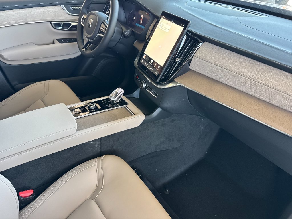 New 2026 Volvo XC90 T8 Plus w/ Protection Package AWD/4WD image 16