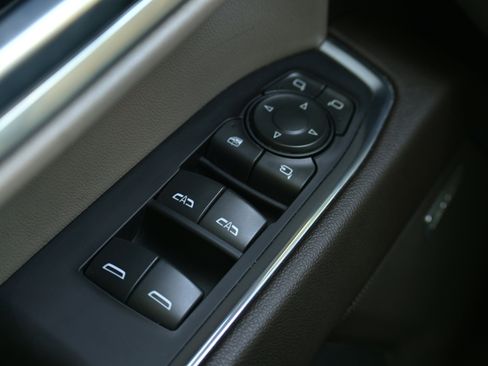 Used 2022 Chevrolet Silverado 1500 LTZ w/ LTZ Premium Package image 23