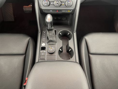 Used 2019 Volkswagen Atlas SE image 16