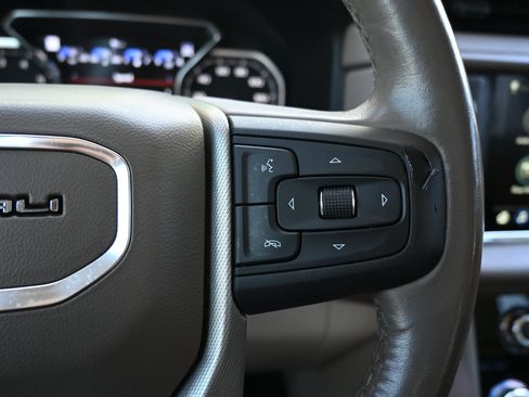 Used 2021 GMC Yukon XL Denali w/ Denali Premium Package AWD/4WD image 18