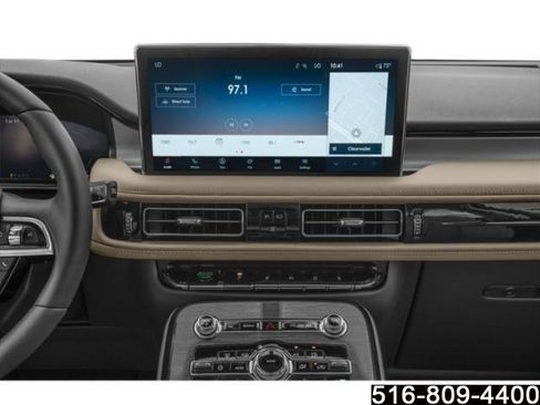 Used 2023 Lincoln Nautilus Reserve AWD/4WD image 11
