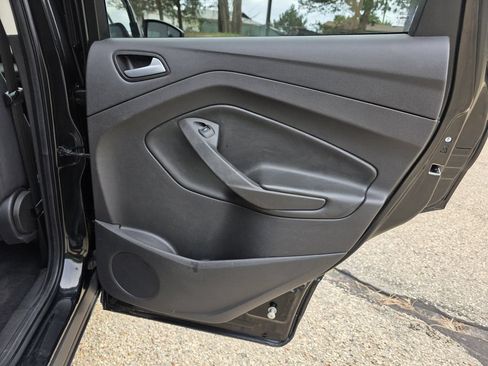 Used 2015 Ford Escape SE FWD image 19