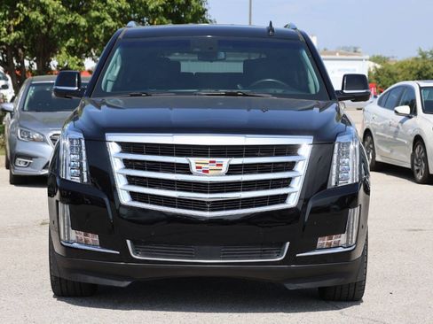 Used 2019 Cadillac Escalade Premium Luxury w/ LPO, Radiant Package AWD/4WD image 5