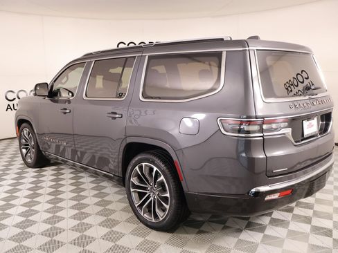 Used 2023 Jeep Grand Wagoneer Series III AWD/4WD image 26
