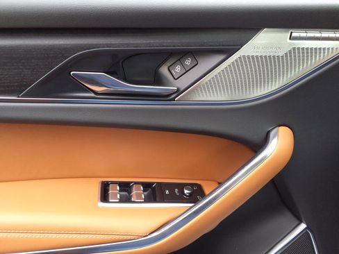 Certified 2025 Jaguar F-PACE R-Dynamic S image 13