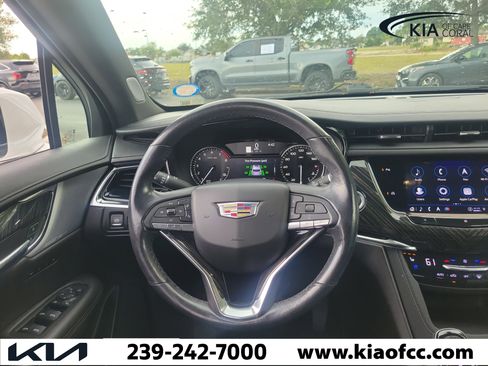 Used 2021 Cadillac XT6 Premium Luxury AWD/4WD image 22