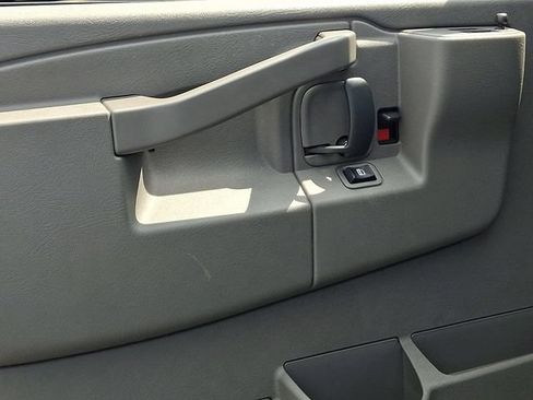Used 2025 Chevrolet Express 2500 w/ Driver Convenience Package RWD image 23