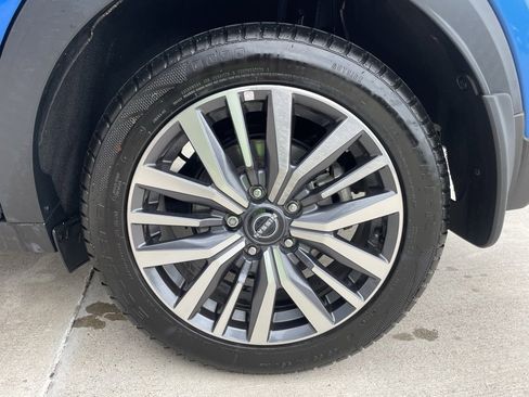 Certified 2023 Nissan Kicks SV image 17