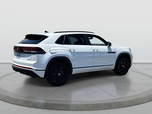 Used 2026 Volkswagen Atlas Cross Sport SEL R-Line AWD/4WD image 8