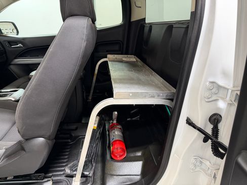 Used 2022 Chevrolet Colorado LT w/ Fleet Safety Package image 23