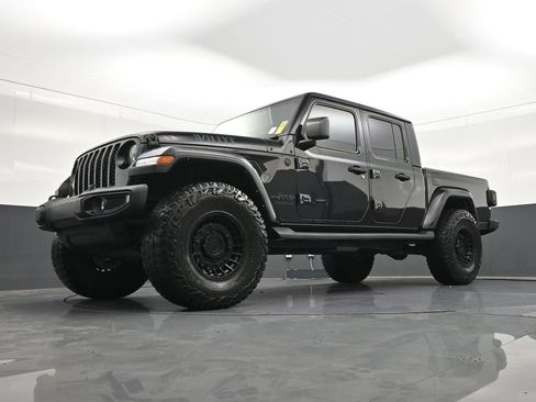 Used 2021 Jeep Gladiator Sport AWD/4WD image 25