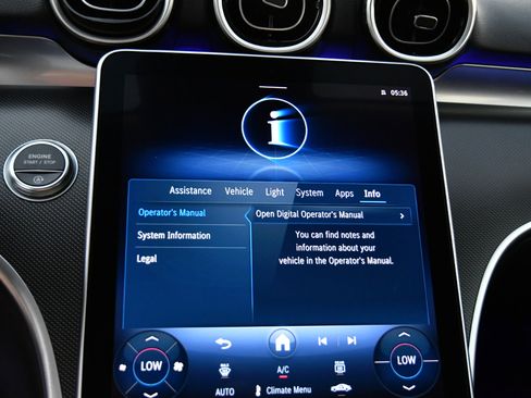 Used 2025 Mercedes-Benz C 300 Sedan image 34