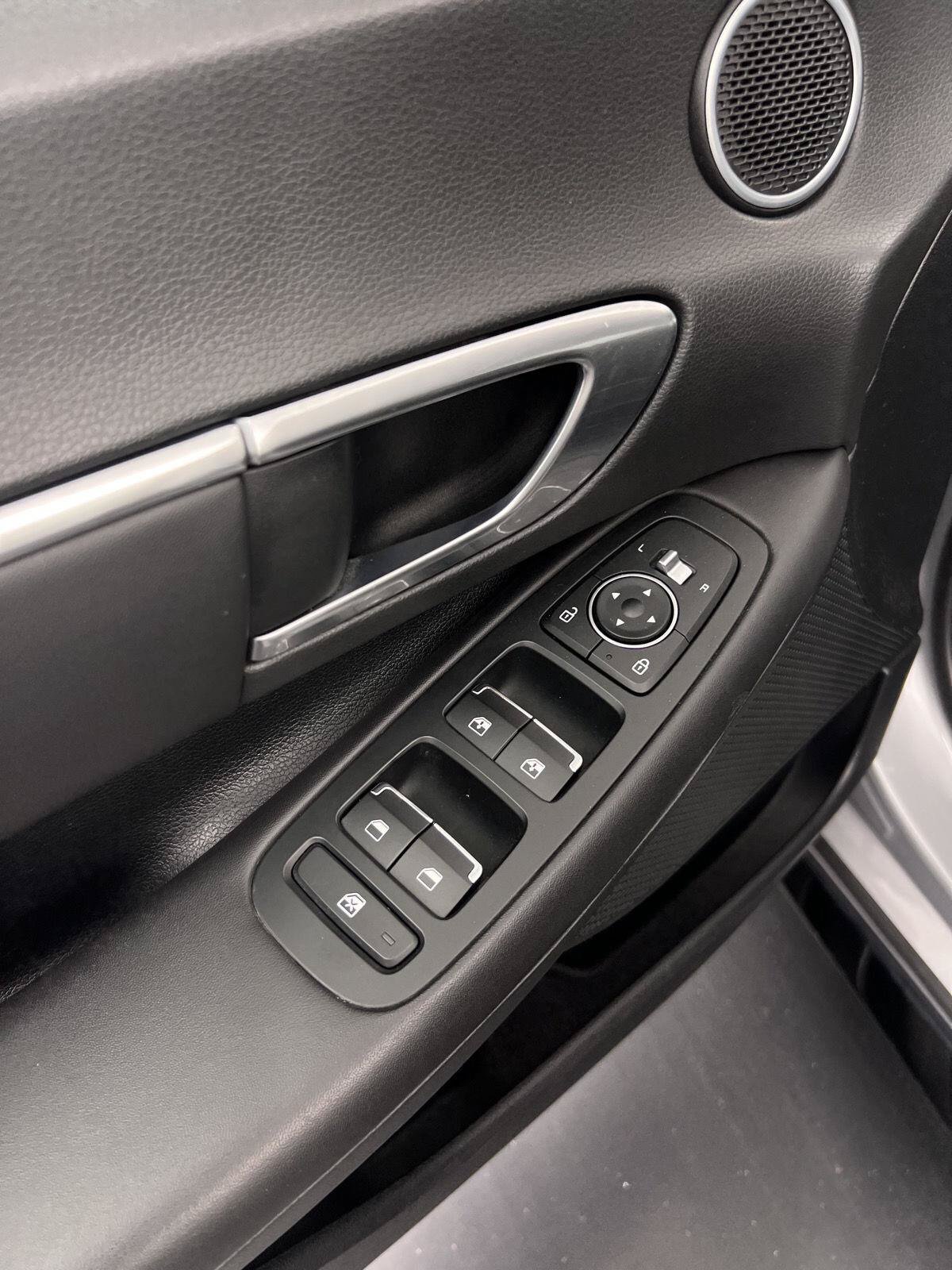 Used 2023 Hyundai Sonata SEL w/ Winter Weather Package FWD image 14