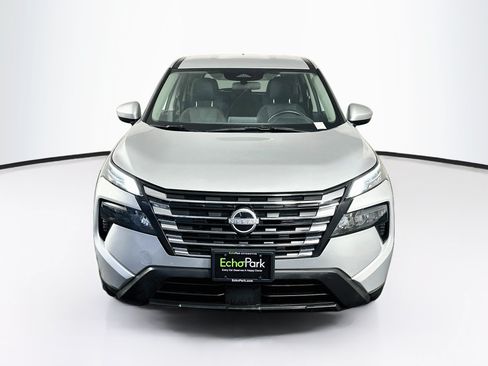 Used 2025 Nissan Rogue SV AWD/4WD image 2