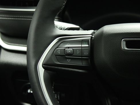 Used 2023 Jeep Grand Cherokee Altitude image 21