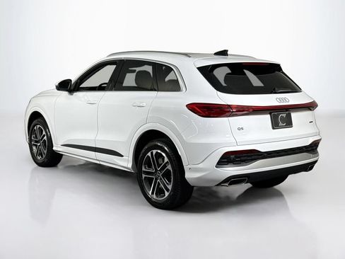 Used 2025 Audi Q5 Premium w/ Convenience Package AWD/4WD image 3