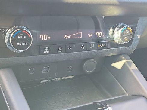 Used 2024 Mitsubishi Outlander SE image 33