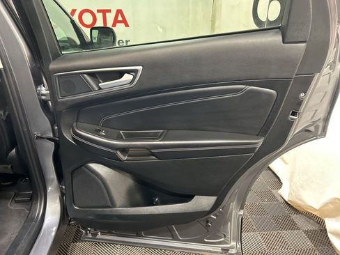 Used 2024 Ford Edge Titanium image 12