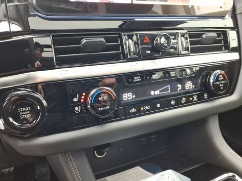 New 2026 Nissan Pathfinder Platinum image 10