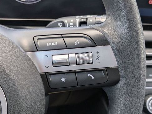 Used 2025 Hyundai Tucson SE FWD image 25
