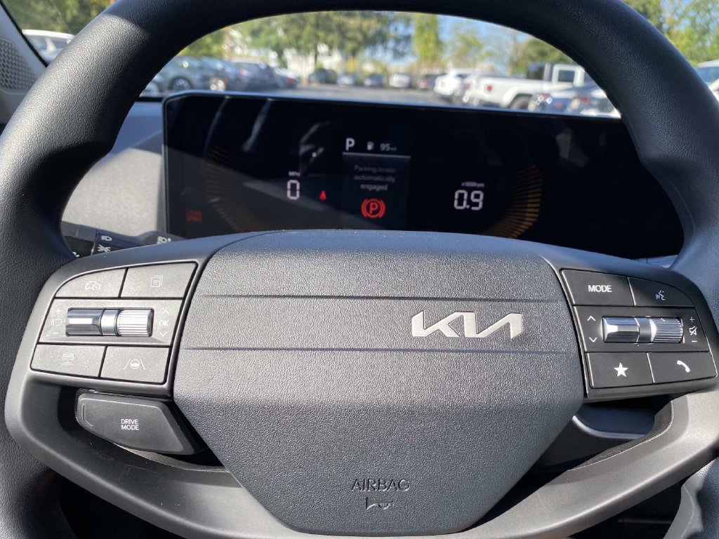 New 2026 Kia K4 FWD image 10