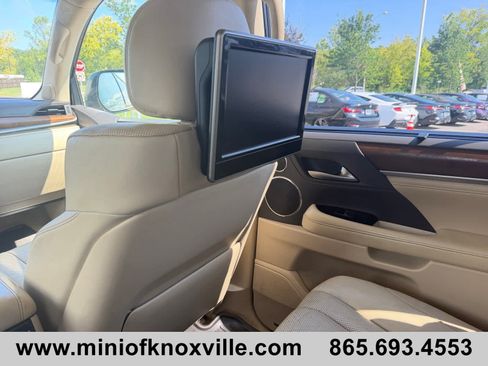 Used 2017 Lexus LX 570 4WD w/ Luxury Package image 23