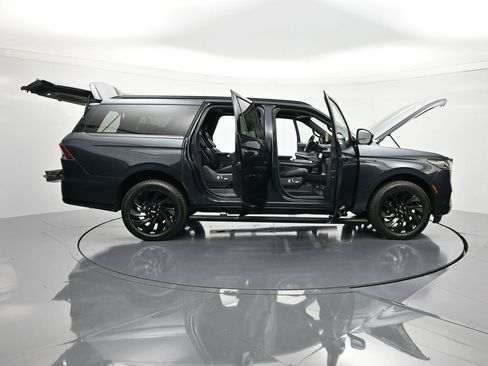 New 2026 Lincoln Navigator L Reserve w/ Jet Appearance Package AWD/4WD image 48