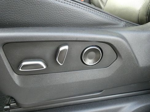 Certified 2025 GMC Sierra 1500 Denali RWD image 29