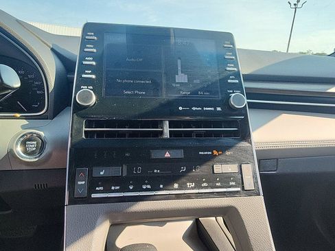 Used 2019 Toyota Avalon XLE w/ Moonroof Package FWD image 14