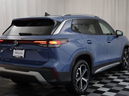 New 2026 Volkswagen Tiguan SE image 16