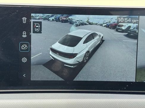 Used 2025 Hyundai Sonata Limited FWD image 27