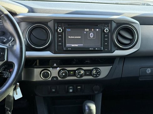 Used 2018 Toyota Tacoma SR5 image 22