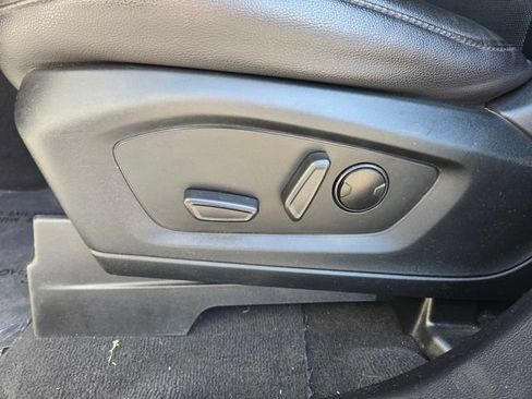 Used 2022 Ford Explorer Limited w/ Equipment Group 301A AWD/4WD image 12