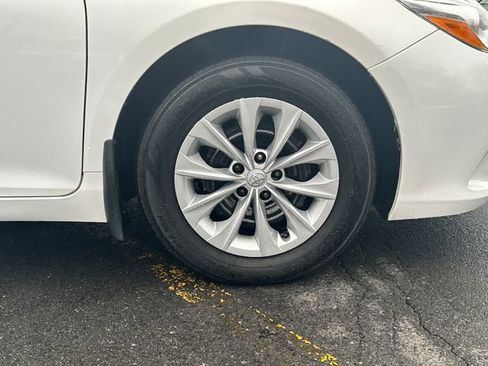 Used 2016 Toyota Camry LE image 28