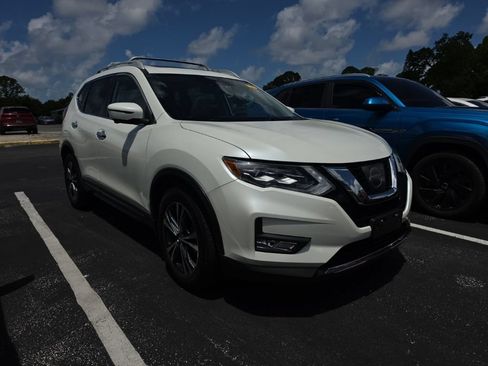 Used 2017 Nissan Rogue SL w/ SL Premium Package AWD/4WD image 3