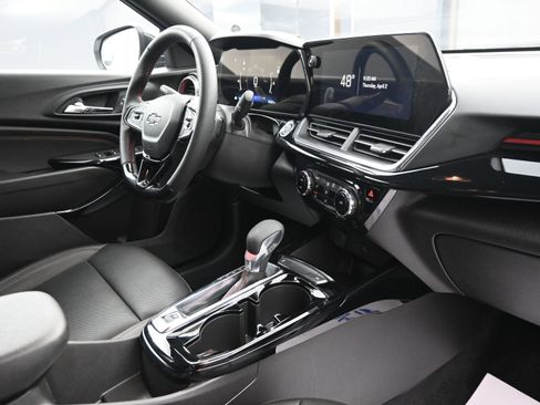 Certified 2025 Chevrolet Trax RS w/ Driver Confidence Package FWD image 29