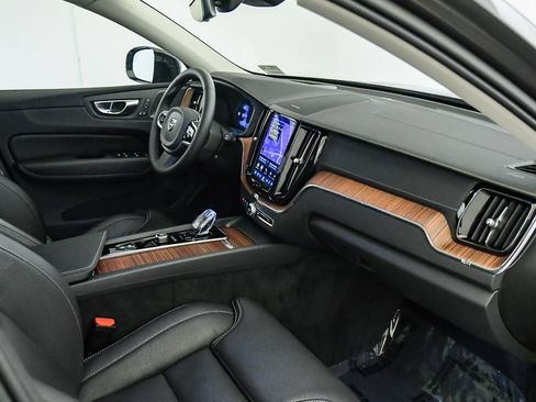 Certified 2024 Volvo XC60 T8 Ultimate w/ Protection Package Premier AWD/4WD image 16