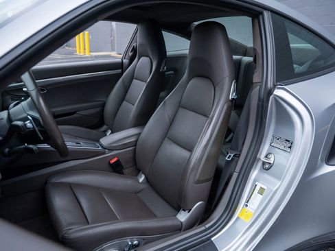 Used 2017 Porsche 911 4 Coupe image 12