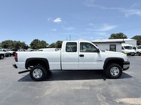 Used 2007 Chevrolet Silverado 2500 W/T RWD image 4